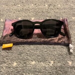 Sunski Yuba sunglasses- deep green forest